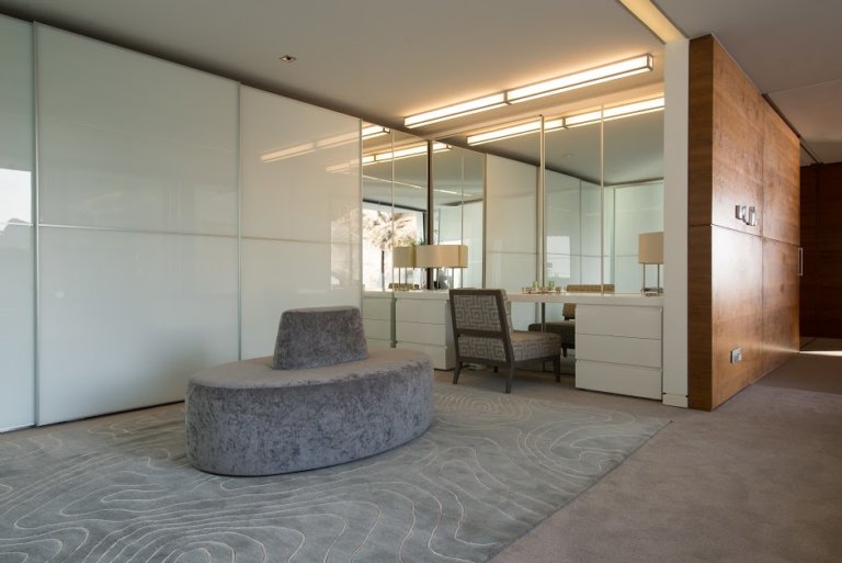 Breathtaking Views: Unveiling Nettleton Villa's Elegance in Clifton