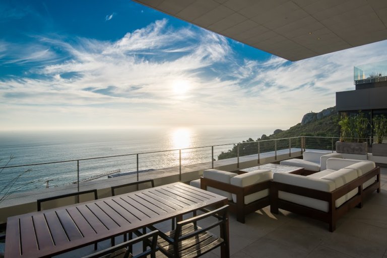Clifton Tranquility: Exploring Nettleton Villa's Luxurious Retreat