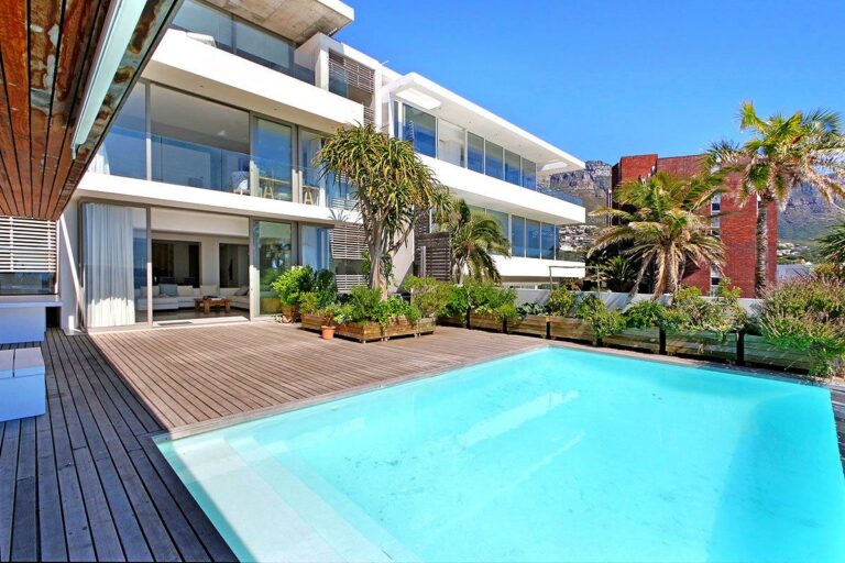 15-Views-Villa-Bleu-Blanc-1