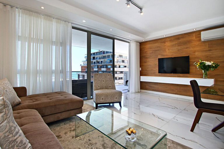 16Fairmont-303-