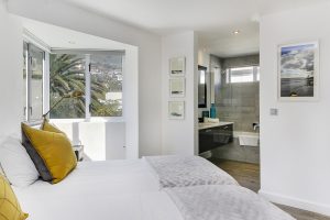 1760-Modoco-Beach-Holiday-apartment-Cape-Town-twin-room-and-bathroom