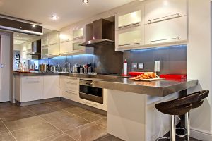 1762-3-bed-holiday-villa-cape-town-kitchen