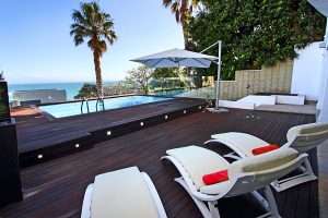 1762-3-bed-holiday-villa-cape-town-sun-loungers-at-pool