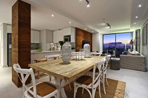 1795-3-bed-holiday-apartment-sea-point-dining-table