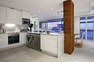 1795-3-bed-holiday-apartment-sea-point-open-plan-kitchen