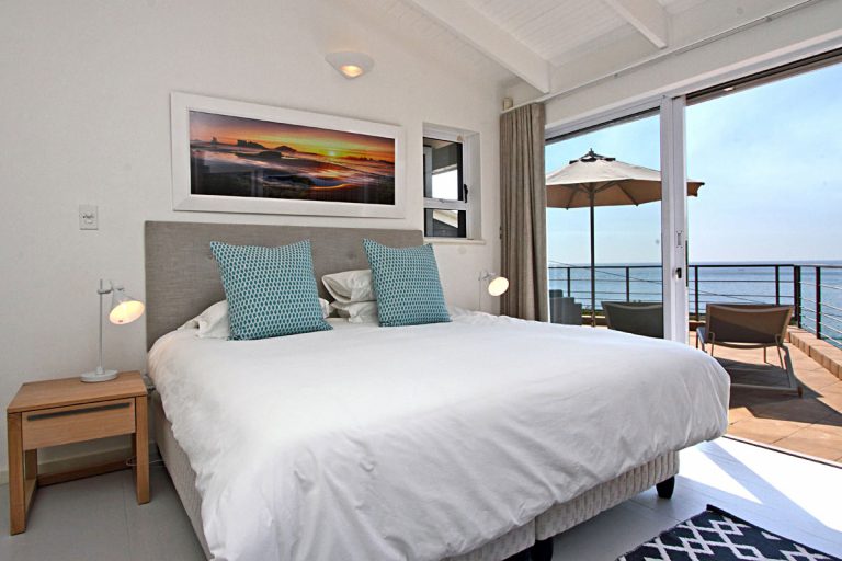 1821-Clifton-Beach-Bungalow-Cape-Town-bedroom-day-shoot
