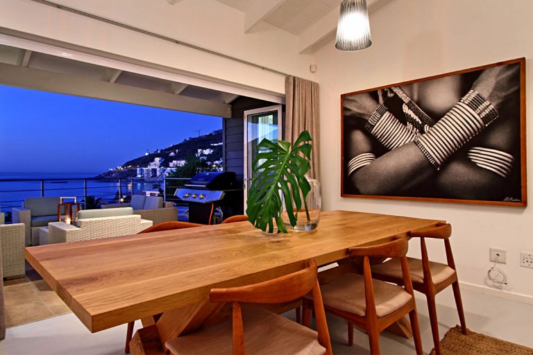 1821-Clifton-Beach-Bungalow-Cape-Town-dining-area