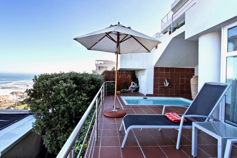 22Camps-Bay-Terrace-Suite
