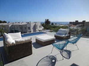 Cape Town. Receive exceptional service when you book||Rent 17 Argyle Villa in Camps Bay