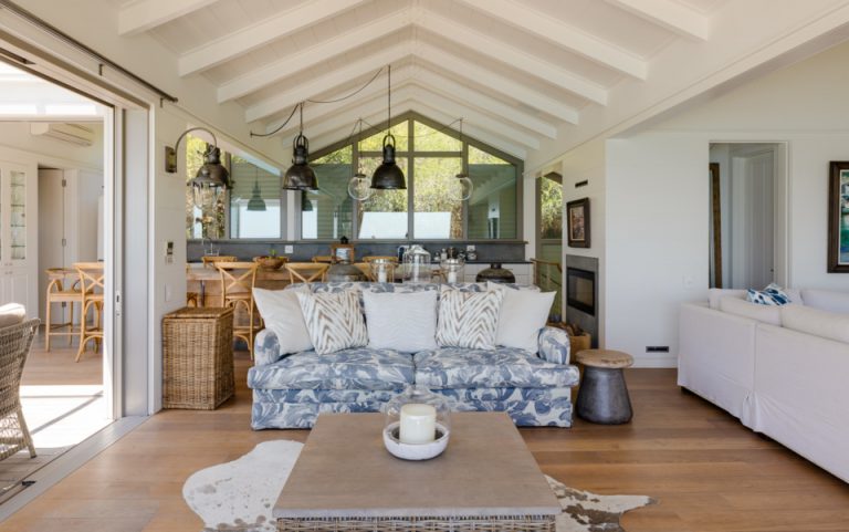39-Clifton-Beach-BungalowNIVEN-Photography_N0A0765xFuse_SR-960x601_c