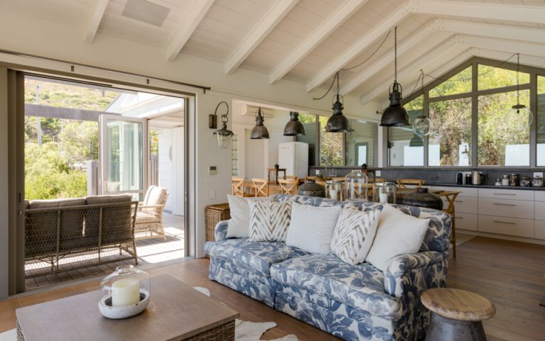 39-Clifton-Beach-BungalowNIVEN-Photography_N0A0774xFuse_SR-960x601_c