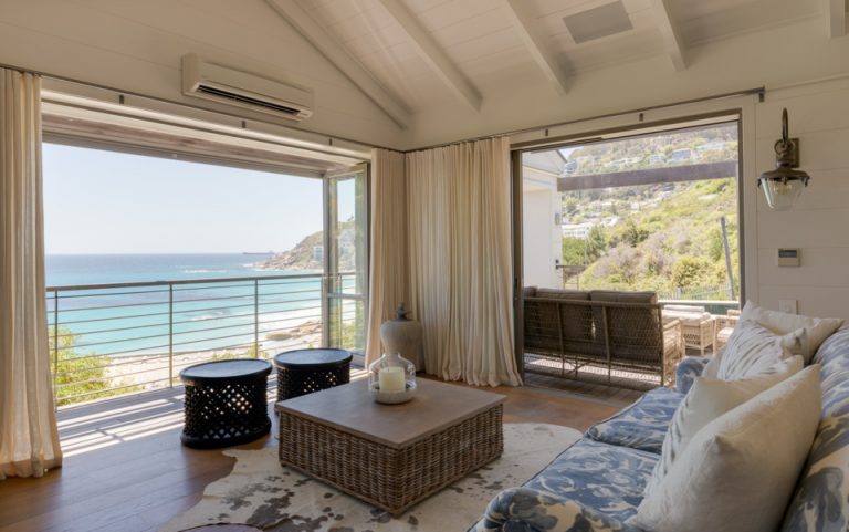 39-Clifton-Beach-BungalowNIVEN-Photography_N0A0821xFuse_SR-960x601_c