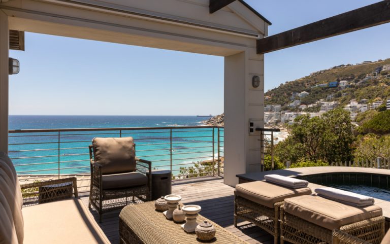 39-Clifton-Beach-BungalowNIVEN-Photography_N0A0868_SR-960x601_c