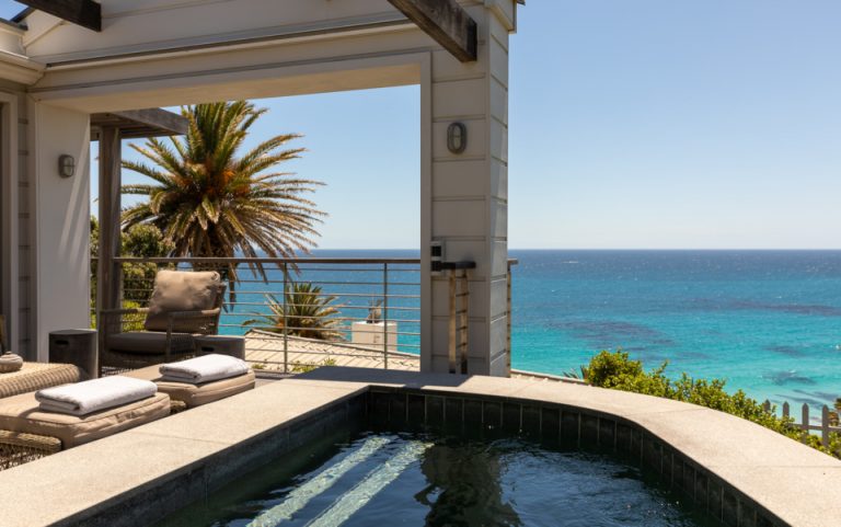 39-Clifton-Beach-BungalowNIVEN-Photography_N0A0869_SR-960x601_c