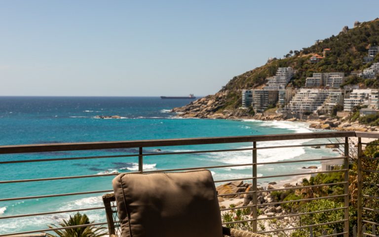 39-Clifton-Beach-BungalowNIVEN-Photography_N0A0943_SR-960x601_c