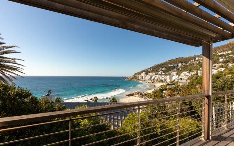 39-Clifton-Beach-BungalowNIVEN-Photography_N0A1030_SR-960x601_c