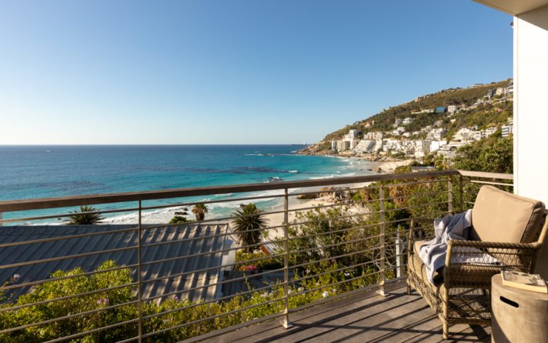 39-Clifton-Beach-BungalowNIVEN-Photography_N0A1032_SR-960x601_c
