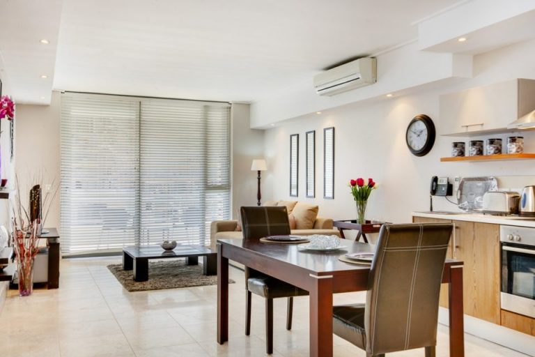 404-canal-quays-luxury-apartment-404-canal-quays-luxury-apartment-59067852-960x640-1