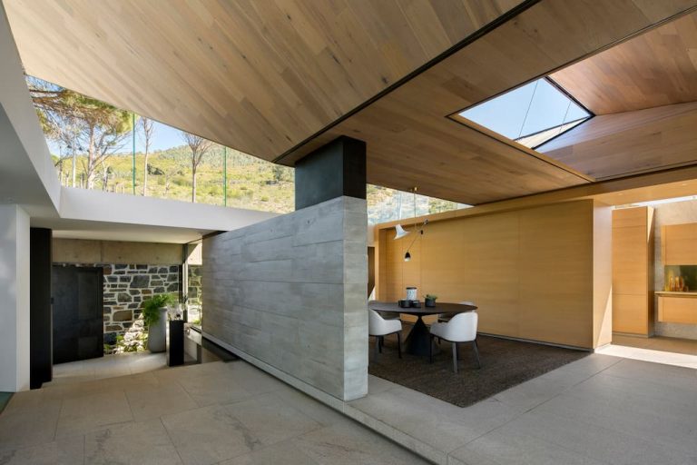 4_bed_vacation_villa_-_higgovale_-_dining_area