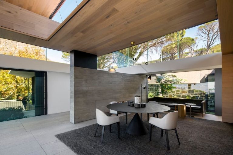 4_bed_vacation_villa_-_higgovale_-_dining_table