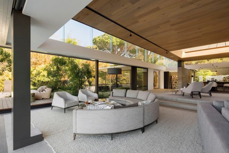 4_bed_vacation_villa_-_higgovale_-_lounge