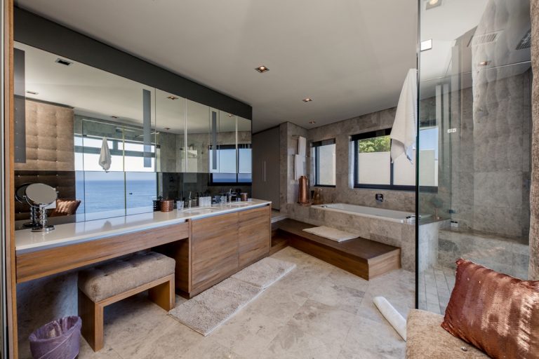  Bantry Bay-008||Aegea