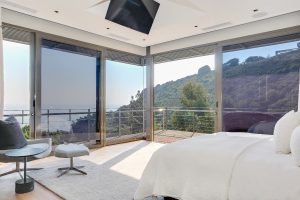 Anassa-Nettleton-Rd-Villa-Cape-Town-main-bedroom