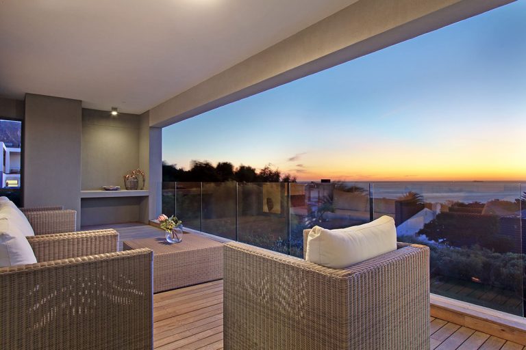 Belmondo-Villa-Camps-Bay-balcony