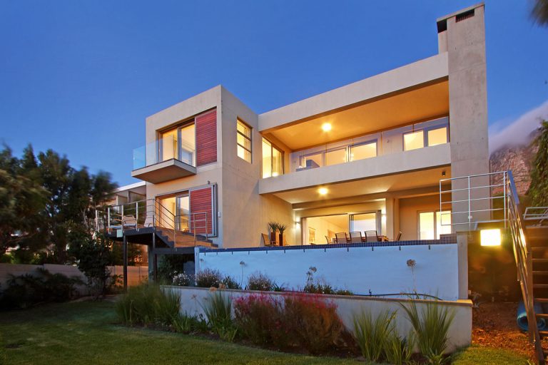 Belmondo-Villa-Camps-Bay-exterior-and-garden