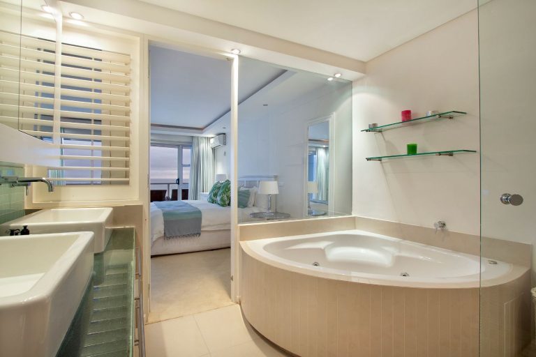 Clifton-Views-Rental-bathroom