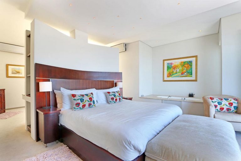 Dolce-vita-Camps-Bay-2nd-bedroom