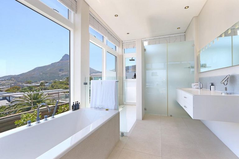 Dolce-vita-Camps-Bay-bathroom