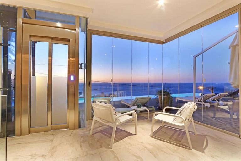 Dolce-vita-Camps-Bay-lift-and-sea-views