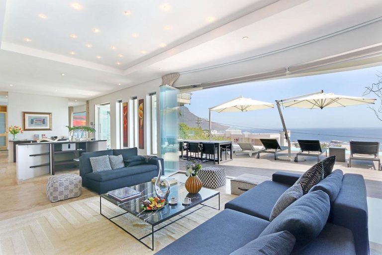 Dolce-vita-Camps-Bay-living-area