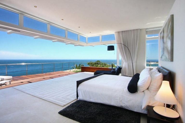 Dolce-vita-Camps-Bay-main-bedroom