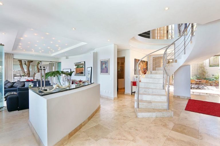 Dolce-vita-Camps-Bay-staircase
