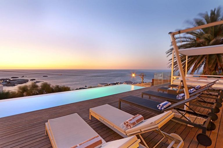 Dolce-vita-Camps-Bay-sun-deck-and-pool
