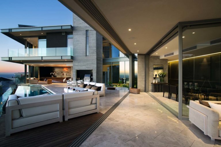 Exterior- Luxus Villa in Clifton