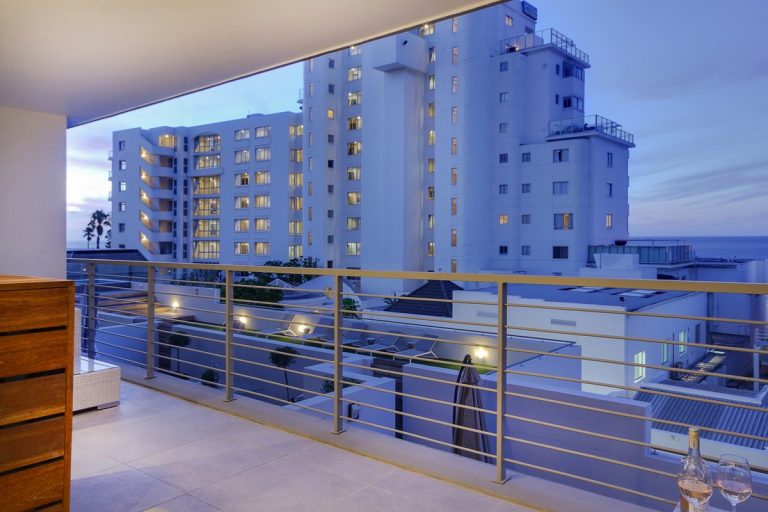 Fairmont-204-Self-Catering-Apartment-Photography21