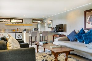 shady enclave on the slopes of Camps Bay||17 Geneva Middle is a luxury self-catering holiday apartment with 1 bedroom. Tucked away in a cool