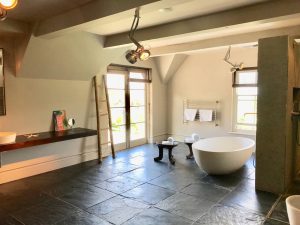 Lost Horizon -Villa in Constantia - master bathroom