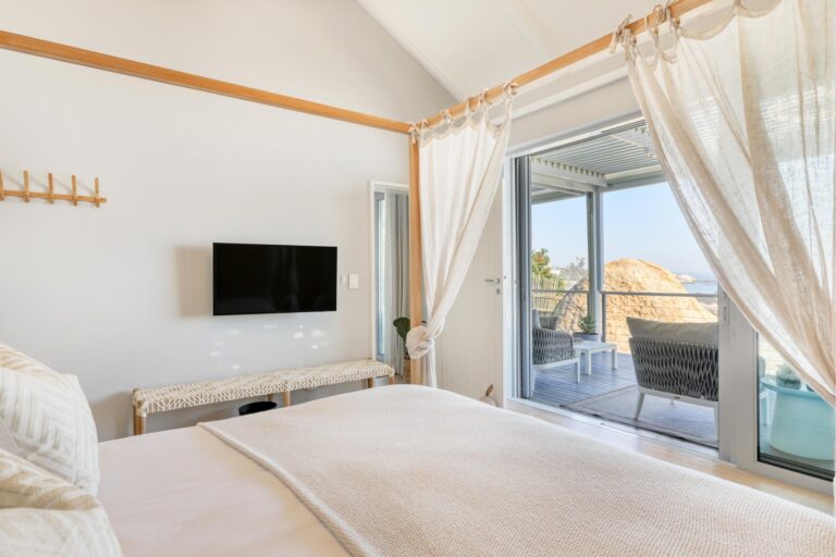 Rock villa (3)