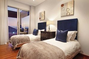 Strathmore-Villa-Camps-Bay-twin-room