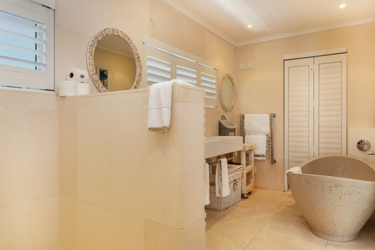 barbados-Camps-Bay-Villa-bathroom