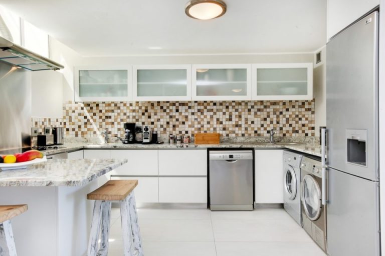 driftwood-driftwood-kitchen-50667946-960x640-1