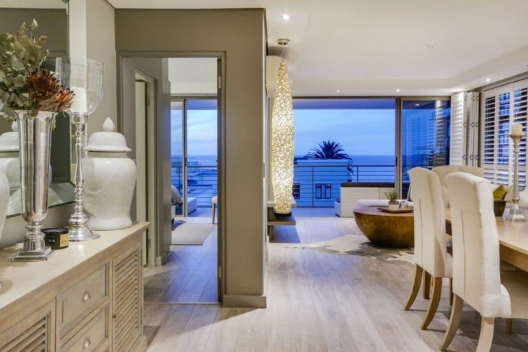 fairmont-204-fairmont-204-dining-room-with-view-29351933-960x640-1