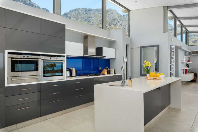 Camps Bay Accommodation - 38 Hely Hutchinson Ave