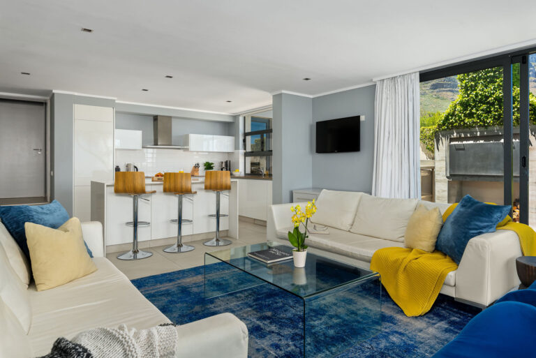 Camps Bay Accommodation - 38 Hely Hutchinson Ave
