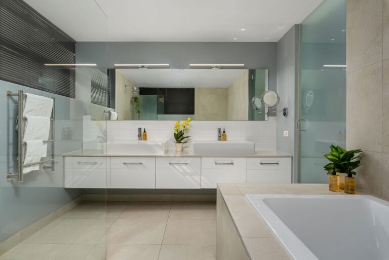 Camps Bay Accommodation - 38 Hely Hutchinson Ave