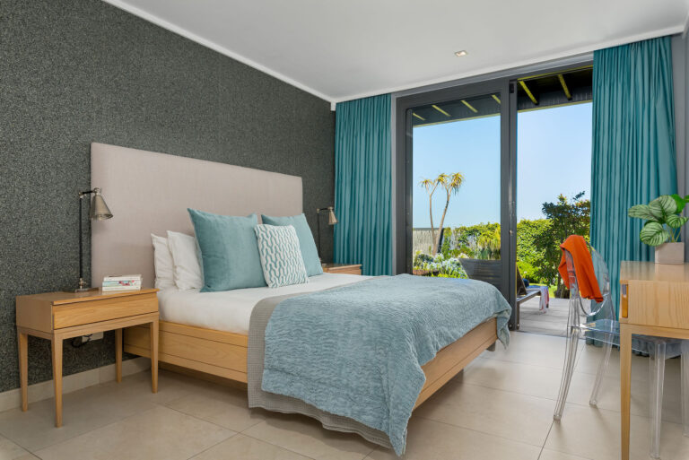 Camps Bay Accommodation - 38 Hely Hutchinson Ave